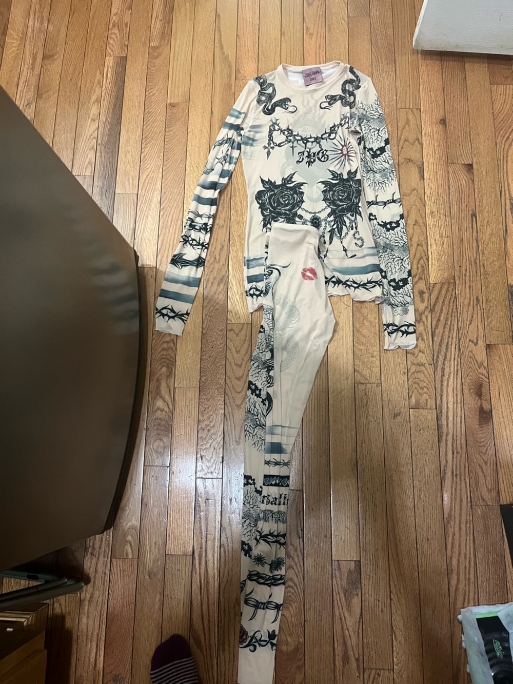 Jean Paul Gaultier Beige Top with Black Print - Picture 7 of 10